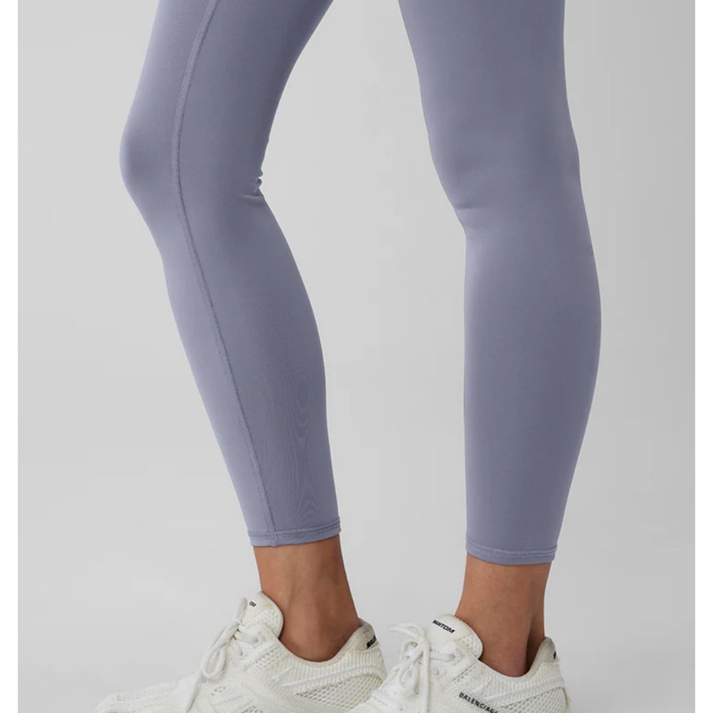 ALO Leggings - Picture 3 of 4